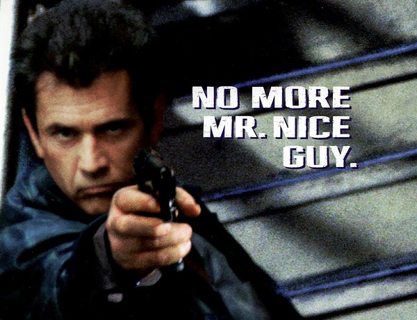 <p><b>Gnn Greceksin / Payback</b></p>  Point Black'ten esinlenen bir Mel Gibson filmi. Olay yine bir banka soygunu ve birlikte soygun yapt elemann bizim adam yani Porter' kazklamas. Kazklayan herif bununla da yetinmiyor, Porter'n eini de ayartyor. Eee Porter bu durur mu, yaptrm cevab: Bittiniz olum siz! yileiyor ve intikam almak iin yollara dyor. Komedi unsurlar da barndrd iin elenceli bir film ayn zamanda. zleyin, piman olmazsnz.