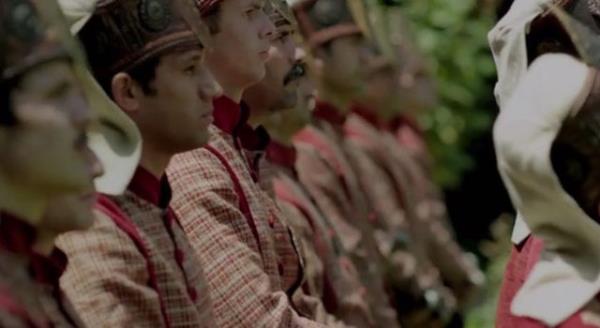 Ksem Sultan Camii I.Ahmed'in Avrupa yakasndaki grkemli Sultanahmet Camii'nin karnda, Anadolu yakasnda skdar'da 1638 ylnda inasna balanan yap olduka mtevaz. Yapnn mimar, Kasm Aa'dr.