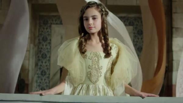 Deien sadece ad deil tm kaderi olur. Ksem Sultan'n 4 olu 2 kz olur. Oullar IV. Murad ve I. brahim tahta geer.