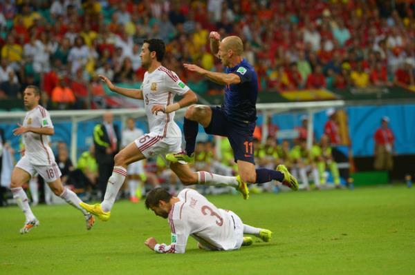 lkenin nde gelen spor ve siyasi gazeteleri manetlerini milli takma ayrd.