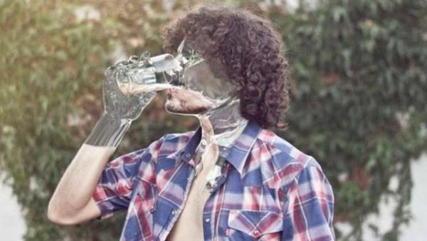 Martn De Pasquale... Photoshop'a bir hayli hakim olan Arjantinli Pasquale, yaratt ilzyon fotoraflarla grenleri kendisine hayran brakmay baaryor...