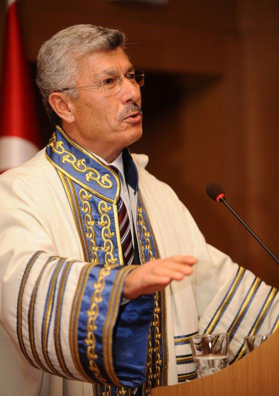 Gazi niversitesi eski Rektr Prof.Dr. Rza Ayhan MHP'nin Kk aday olarak geen isimler arasndayd.