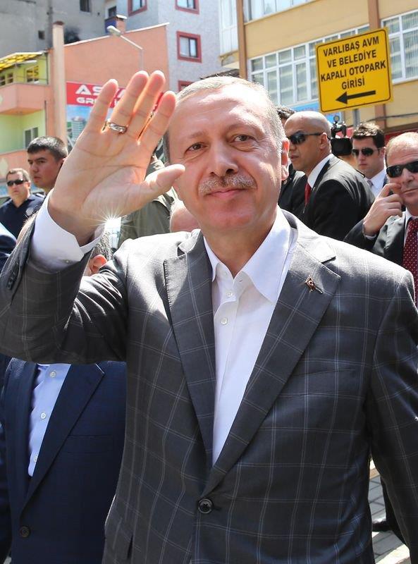 Yaklaan cumhurbakanl seimleri ncesi Babakan Erdoan'n karsna kacak isimler de kulislerde dnmeye balad.