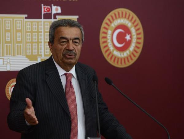 CHP Tunceli Milletvekili Kamer Gen... Gen, Recep Tayyip Erdoan' Cumhurbakanl seiminde "ancak kendisinin devirebileceine" ilikin bir de aklama yapmt.