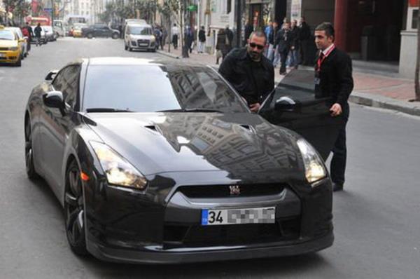 Nissan GT-R fiyat 200 binTL