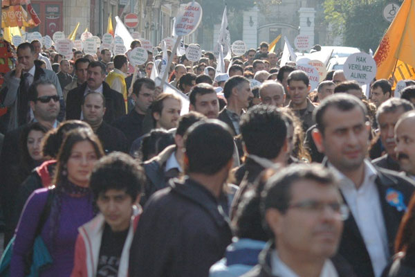 <p><b>DENEK ESNEKLETRLECEK</b></p>   Bu arada, sosyal koruma-istihdam ilikisini artrmaya ynelik Ulusal stihdam Stratejisi'nde, uygulanacak politikalar da sraland.