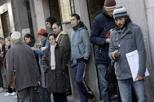 Bu nedenle bir yol haritas hazrlandn ve 2010'da uygulamaya giren 'sosyal yardm alanlarn istihdam piyasasna kazandrlmasna ynelik strateji plan'ndan elde edilen deneyimlerle hareket edileceini belirten yetkililer,