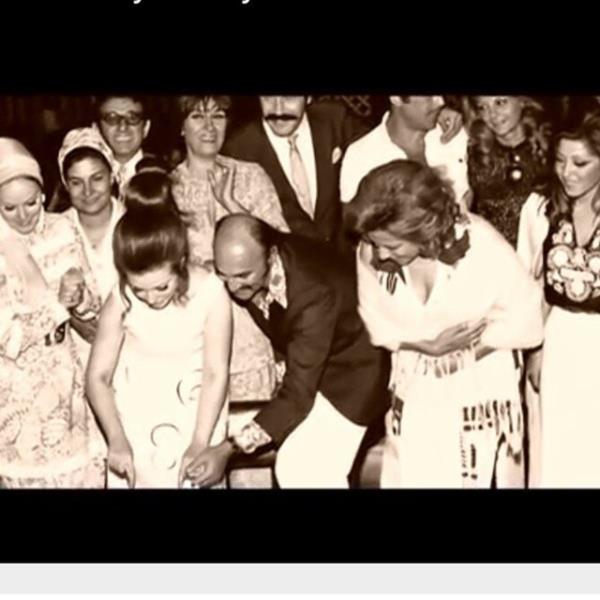 <br>SEREN SERENGL</br> Bu da yine evlilik yildonumlerinden.. bugun babalar gunu sebebiyle babacigimi anmak istedim ne kadar muhtesem bir baba ve es oldugunu hatirlatti bu resimler yine bana .. bu vesileyle tum babalarin babalar gununu de kutlarim...