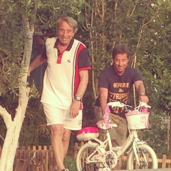 <br>ALP KIRAN </br>BABALAR GUNU KUTLU OLSUN. Basta BABAMN ve ABMN olmak uzere tum BABALARN gunu kutlu olsun.