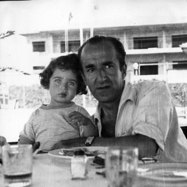 <br>SERRA YILMAZ</br> Babam Semih Turul'la Sreyya Plajnda