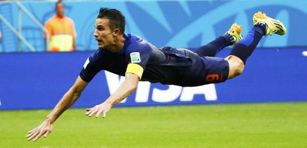 spanya - Hollanda manda van Persie'nin uusu sosyal medyada patlama yaratt.