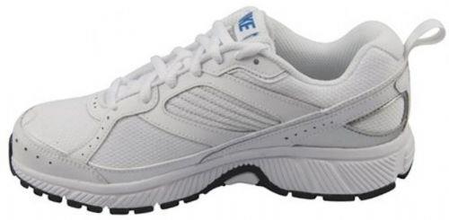 Cumhuriyet mitingleri sevdals, bel antasyla bayrak sallayan snf retmeni ayakkabs