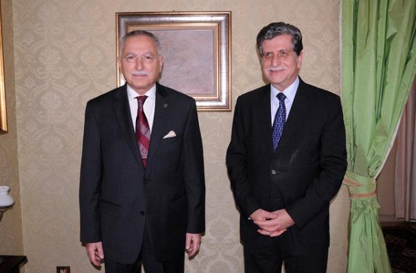 Trkiye Devlet stn Hizmet Madalyas(2000), rdn Birinci Derece stiklal Madalyas, K eref ve Liyakat Sertifikas ile Msr Cumhuriyeti Liyakat Nian ile dllendirildi.