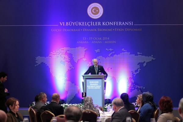 slm ve Bat kltryle yakndan temas olan hsanolu, 1984'te profesr oldu.