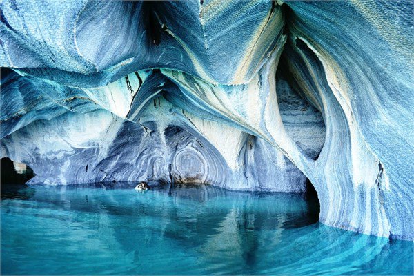<br><b>Capillas de Marmol</b></br>  Arisen Blgesi, ili