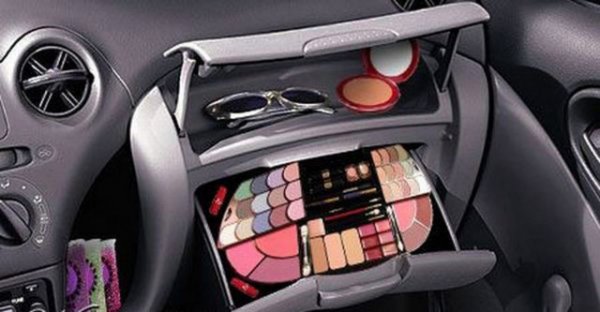 "Dnyaya kadnlar hkmetseydi ne olurdu?" sorusuna yant aradk... Ortaya elenceli kareler kt..