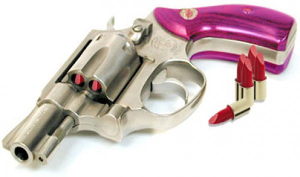 "Dnyaya kadnlar hkmetseydi ne olurdu?" sorusuna yant aradk... Ortaya elenceli kareler kt..