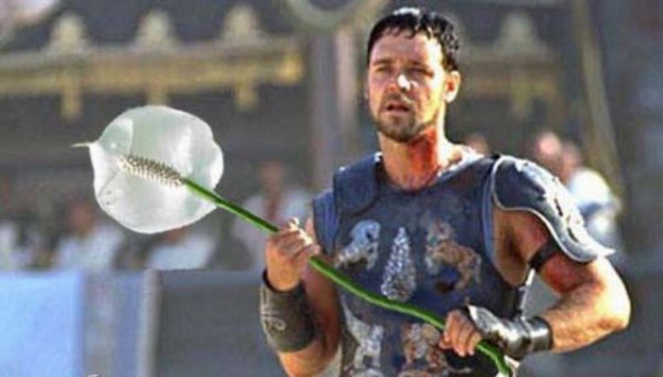 "Dnyaya kadnlar hkmetseydi ne olurdu?" sorusuna yant aradk... Ortaya elenceli kareler kt..