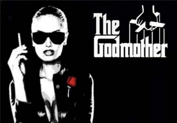 "Dnyaya kadnlar hkmetseydi ne olurdu?" sorusuna yant aradk... Ortaya elenceli kareler kt..