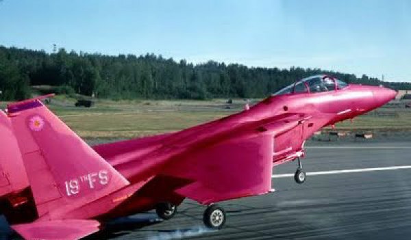 "Dnyaya kadnlar hkmetseydi ne olurdu?" sorusuna yant aradk... Ortaya elenceli kareler kt..