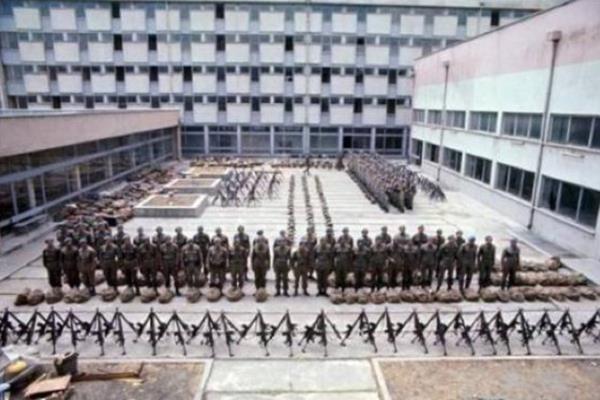 43 kiinin -intihar ettii- bildirildi.