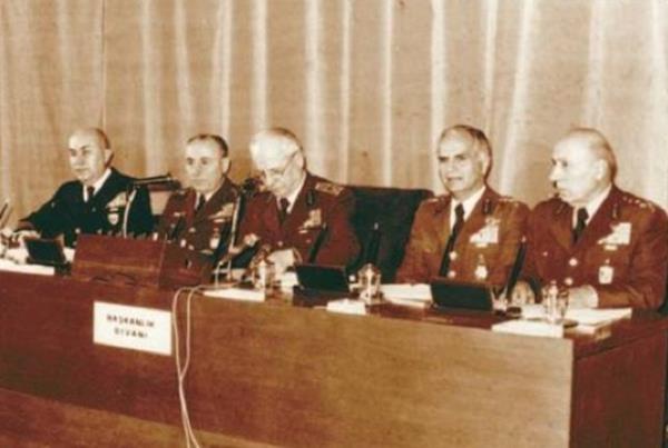 3 bin 854 retmen, niversitede grevli 120 retim yesi ve 47 hkimin iine son verildi.