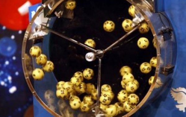 01/07/1925 lk piyango, Trkiye Tayyare Cemiyeti Mektepleri yararna dzenlendi.