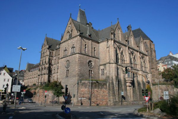 01/07/1527 Dnyann ilk ve en eski protestan niversitesi Marburg Philipps niversitesi kuruldu.