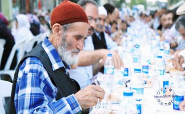 <p><b>Unutarak bir ey yenildiin de yada iildiin de oru bozulur mu? </b></p>      Unutularak yenilip iildiin de oru bozulmaz sonrasnda oruca devam etmek gerekir.