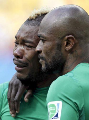 Fildii Sahili'nden Serey Die, matan nce milli marlar okunurken gzyalarn tutamad. Serey Die'nin hkra hkra gzya dkmesi, karlamay izleyen herkesi duygulandrd.