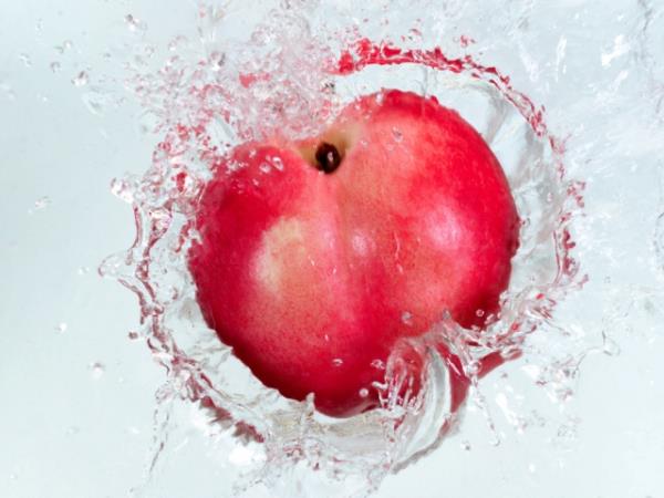 Her gn mutlaka birini tkettiimiz meyvelerin, su ile bulutuu ilk anlar byle fotorafland...