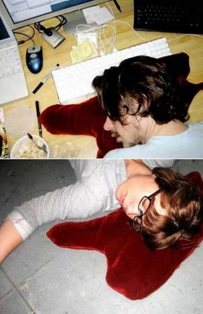 yi ve kaliteli bir uykunun olmazsa olmazlarndan biri olan yastklar, ergonomik zelliklerinin dnda tasarmlaryla da tketicilerin ilgisini ekmeyi baaryor.