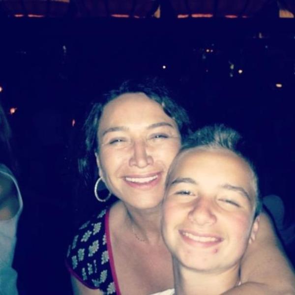 Zafer ka  <br>Bu resimdeki insanlar yanlz kendileri iin deil, benim iin de yayolar.Ben de tabii ki onlar iin</br>