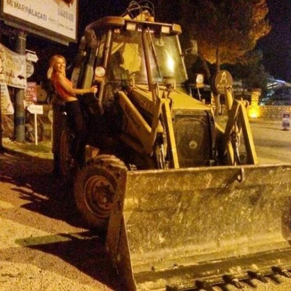 Ece Erken  <br>Gnaydn</br>