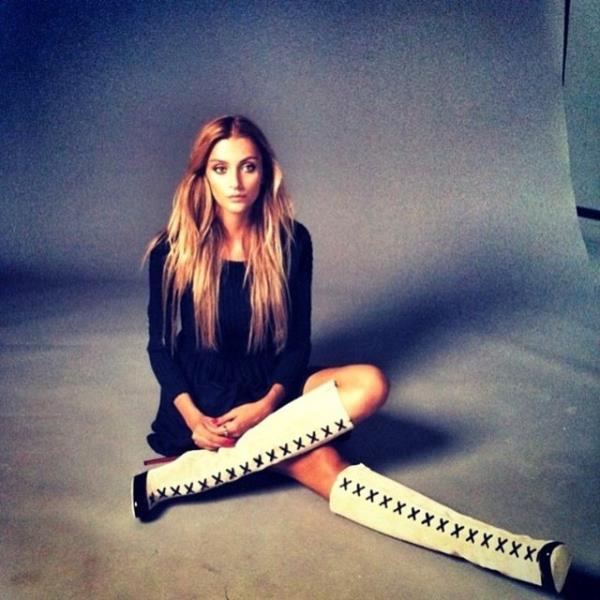 <br>ZGE ULUSOY</br>  Bazen cok minnos anlar yasadigim dogrudur Herkese gunaydiiiiiiinnnnnn iyi hafta sonlariiiiiii