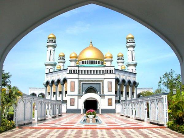 8. Jame Asr Hassanil Bolkiah Camii