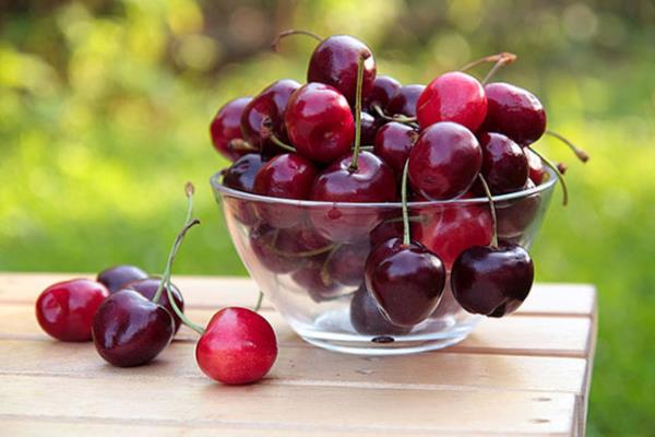 Yksek pektin ve zlebilir lif sayesinde, kolesterol drc etki gsterir.