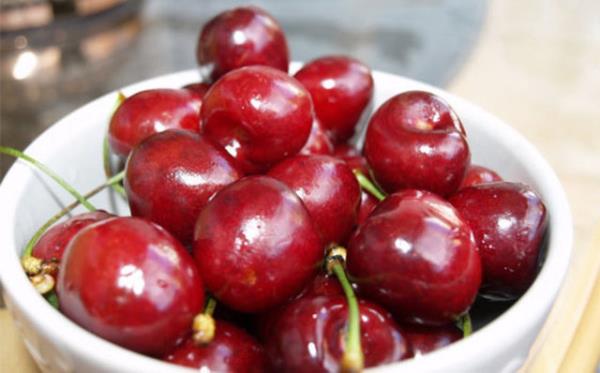 Gut ve romatoid artrit gibi eklem rahatszl olanlarn kiraz tketimi, arlarn azaltabilir.