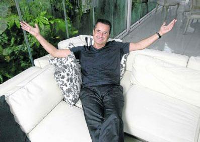 On yl nce Trk pop mziinin sevilen ismi Serdar Orta'n sunuculuunu yapt ve o dnemde birok trende 'En yi Yarma' program dln alan 'Hep Beraber'in bir benzeri olan 'Dilimin Ucunda' yarmasnn ilk etabnda 'O Ses Trkiye' yarmasnn son finalistleri yarmac olarak yer alacak.