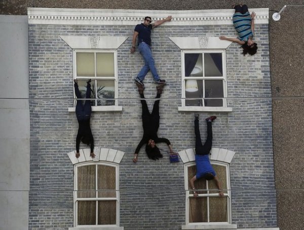 Sanki yer ekimine karlar