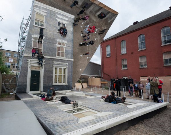 Sanki yer ekimine karlar