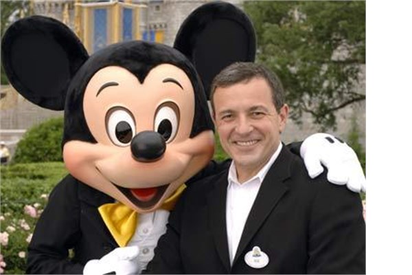 <P>Bob Iger</P>  <P>Walt Disney CEO'su. Iger gne 4.30'da balyor.</P>