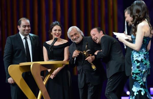 <br>EN Y KOMED DZS: ARKADAIM HOGELDN</br>    <br>ARKADAIM HOGELDN EKBNE DL MJDAT GEZEN TAKDM ETT</br>