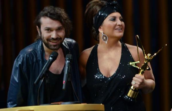 EN Y FANTEZ MZK KADIN SOLST: SBEL CAN    <br>SBEL CAN'A DLN HALL SEZA VERD</br>