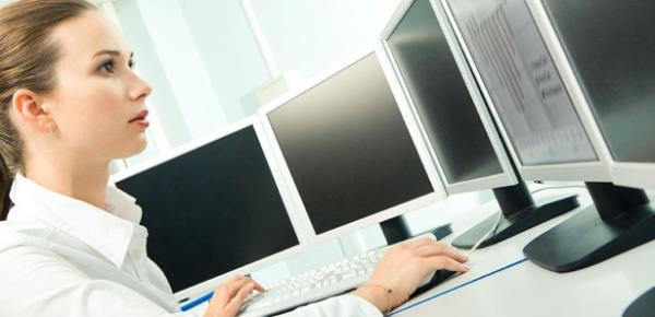 <p><b>Yanl:</b> Uzun sre bilgisayar banda almak gz bozar.</p>  <p><b>Doru:</b> Bilgisayar banda almak gz bozmaz ancak bulunan kk gzlk kusurlarnn aa kmasn kolaylatrr.</p>