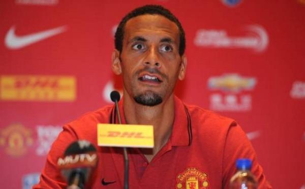 10. Rio Ferdinand (Manchester United) - 49 milyon &#8364;