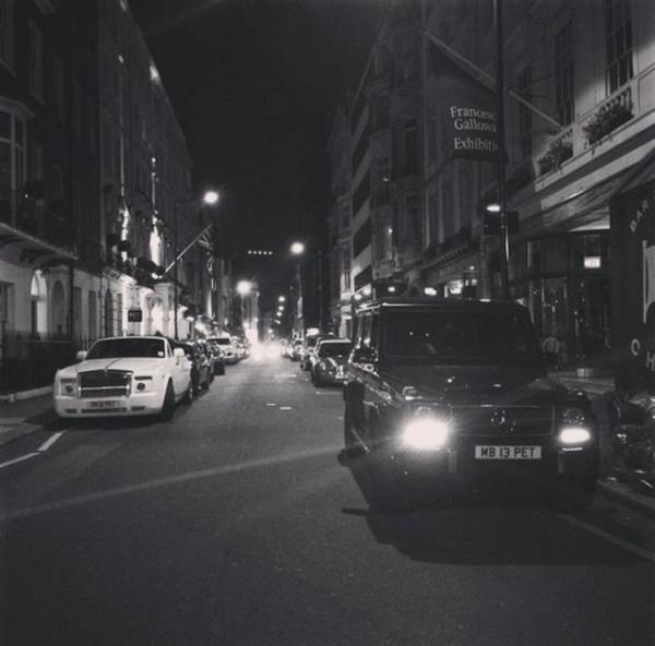 ngiltere'de yaayan gencin adeta bir otomobil koleksiyonu var...