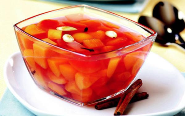 <b>Meyve ve komposto:</b> Enerji verir ve barsaklarn gn iinde almasnda yardmcdr.