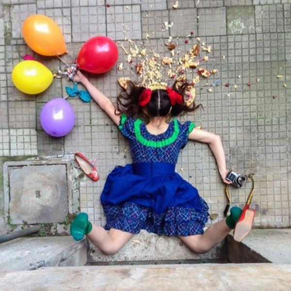 T�m d����ler traji komik bir g�r�nt� sergiliyor. �nsanlar her foto�rafta suratlar� �zerine d���yorlar.