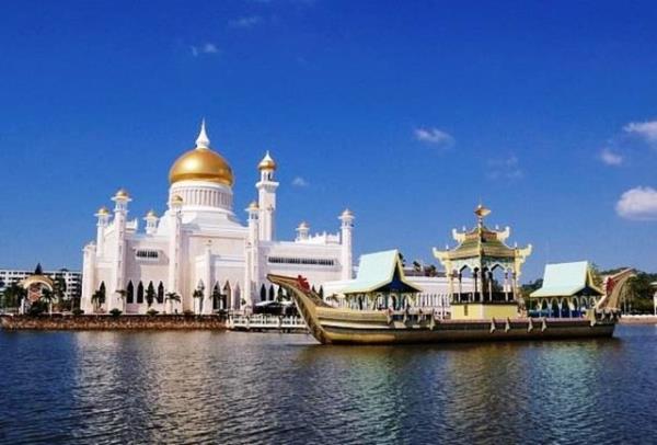 <br><b>Brunei-Bandar Seri</b></br>  msak: 04:50 Akam: 18:42 Toplam: 14 saat